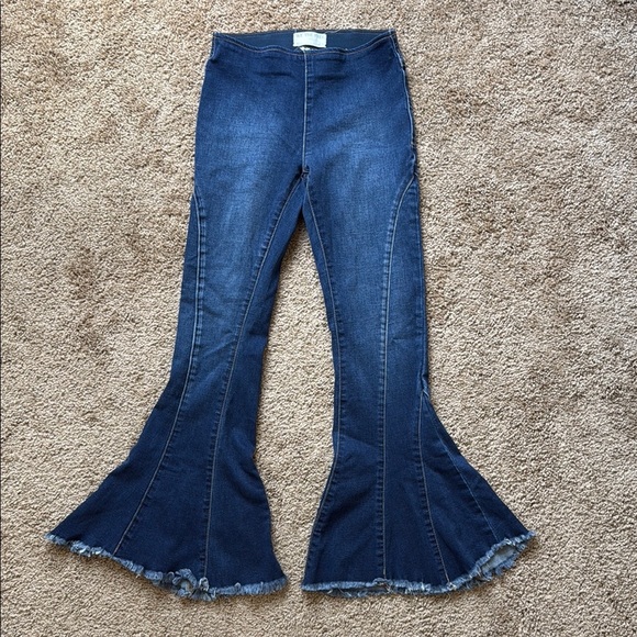 We The Free Curvy Last Dance Low Rise Flare Crop Jeans Dark Wash Pull On - Picture 2 of 10